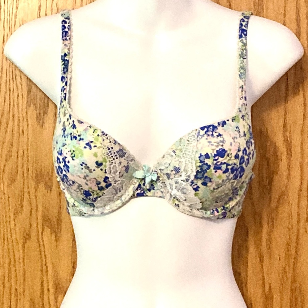 Victoria’s Secret Body By Victoria Perfect Coverage Bra 32B